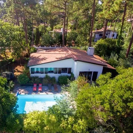 Paisible Avec Piscine Chauffee Et Wi-fi